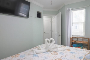 Charming Beachside Condo Lovely Pool Hot Tubs and Boardwalk